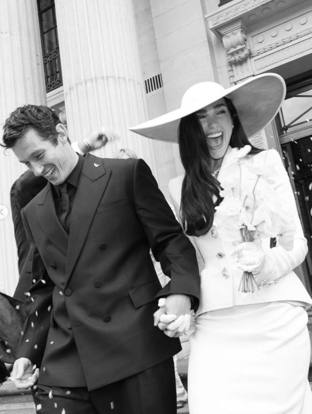 Yeni evli Dua Lipadan ilk paylaşım Nikah kareleri olay oldu