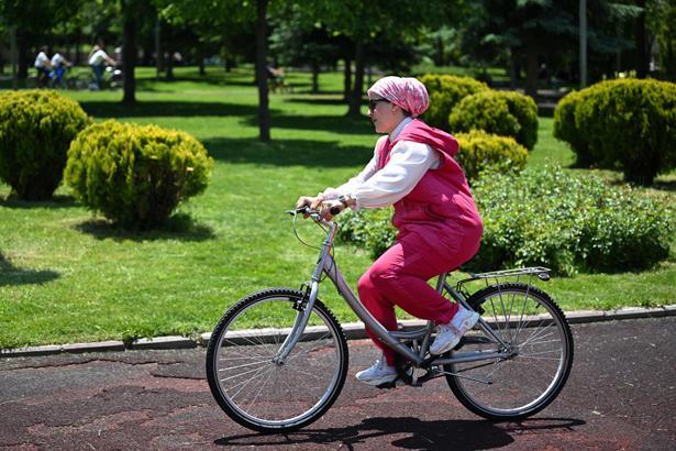 3 Haziran Dünya Bisiklet Günü’nde Başkentte renkli görüntüler Trafikten kaçıp pedala bastılar