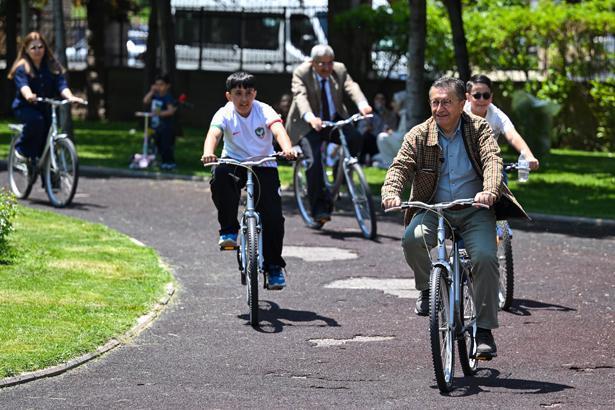 3 Haziran Dünya Bisiklet Günü’nde Başkentte renkli görüntüler Trafikten kaçıp pedala bastılar
