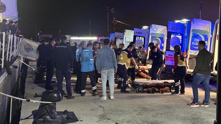 Karadenizdeki saldırıda ölen balıkçının cenazesi ve yaralılar, İnebolu Limanına getirildi Karadenizdeki saldırıda ölen balıkçının cenazesi ve yaralılar, İnebolu Limanına getirildi