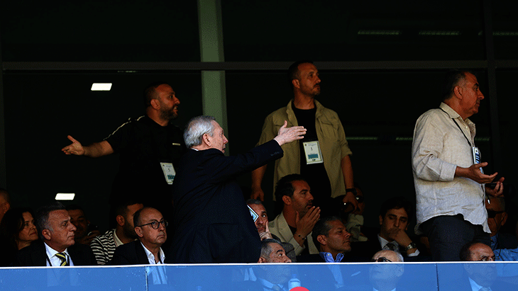 Fenerbahçe olağanüstü seçimli genel kurulunda arbede çıktı Aziz Yıldırımdan Ben buradayım tepkisi