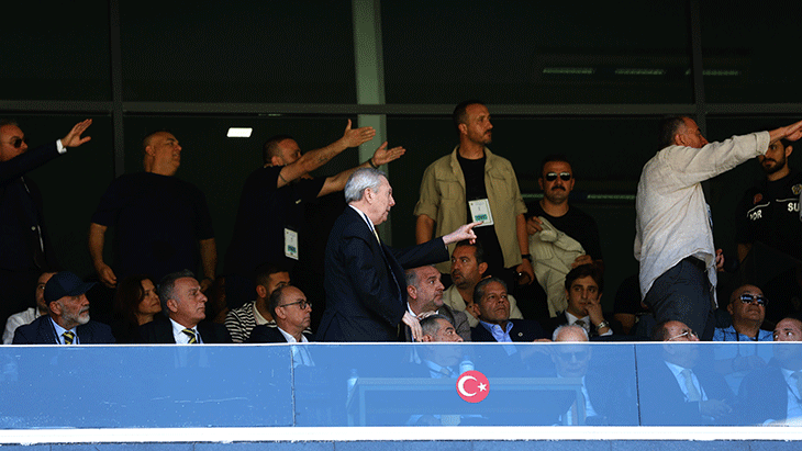 Fenerbahçe olağanüstü seçimli genel kurulunda arbede çıktı Aziz Yıldırımdan Ben buradayım tepkisi