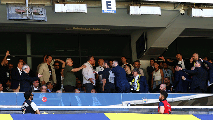Fenerbahçe olağanüstü seçimli genel kurulunda arbede çıktı Aziz Yıldırımdan Ben buradayım tepkisi