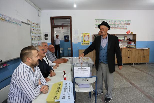 3 ilde seçim heyecanı Oy kullanma işlemi başladı