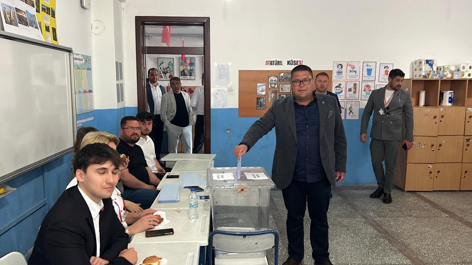 3 ilde seçim heyecanı Oy kullanma işlemi başladı
