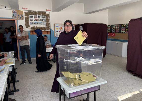 3 ilde seçim heyecanı Oy kullanma işlemi başladı