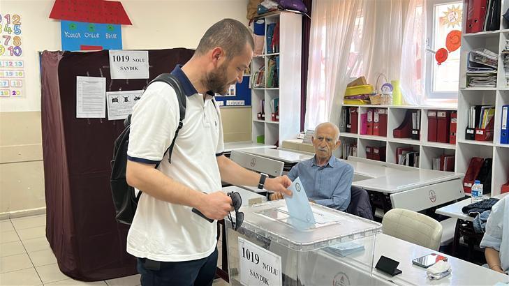 3 ilde seçim heyecanı Oy kullanma işlemi başladı