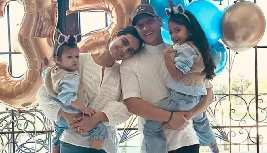Üçüncü kez anne olmuştu Amine Gülşeden iç ısıtan kare: Minik güzel ailem