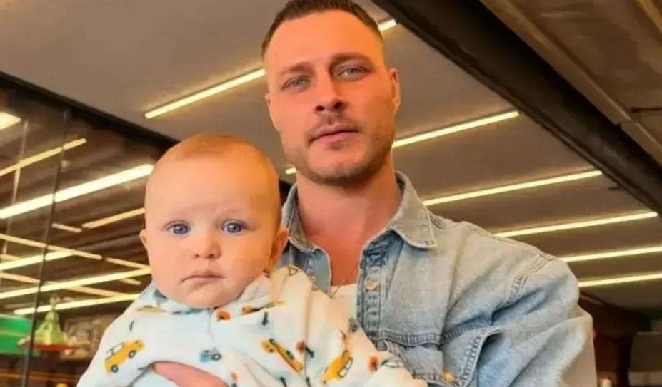 Görenler Babasının kopyası dedi Burak Çelik ve minik oğlu Aslandan iç ısıtan kareler