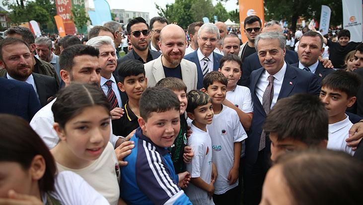 ‘Türkiye’yi sizler inşa edeceksiniz’
