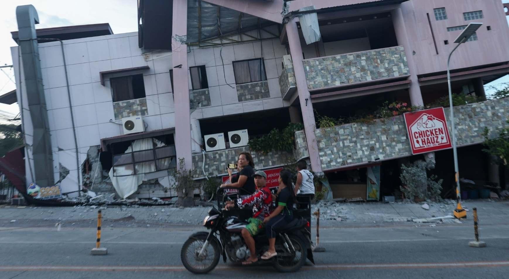 7,8 büyüklüğündeki depremde ölü sayısı 45'e yükseldi! Filipinler'de acı olay