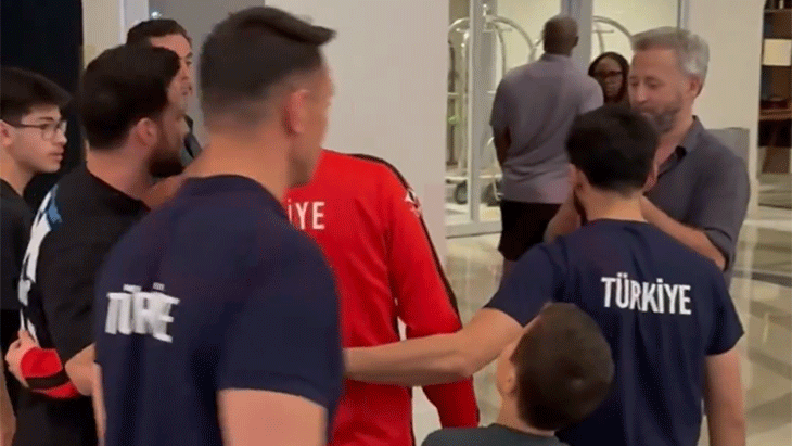 TARAFTARA AÇIK İDMAN YAPILDI TARAFTARA AÇIK İDMAN YAPILDI