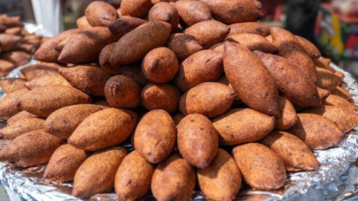 İçli köftenin suyuna bir çay kaşığı ekleyin Tek bir çatlama olmuyor