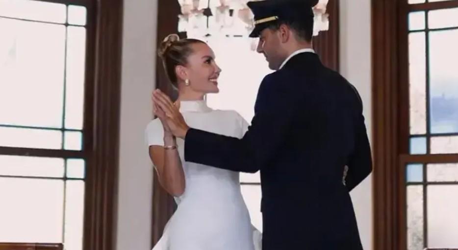 Eda Erol suda doğum yaparak anne oldu İşte bebeğinin cinsiyeti ve adı