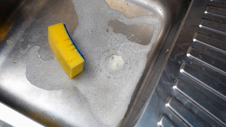 2- Lavabo Tıpasını Çıkarıp Temizleyin
