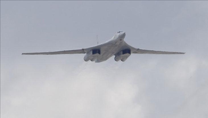 Rusya'da eğitim uçuşu yapan stratejik bombardıman uçağı düştü