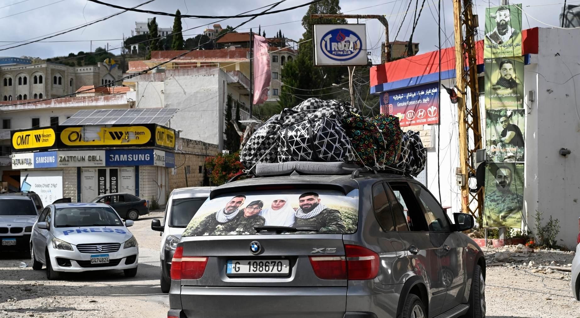 Evlerine döndüler, yıkılmış binalarla karşılaştılar... İşte İsrailin Lübnanda yarattığı enkaz