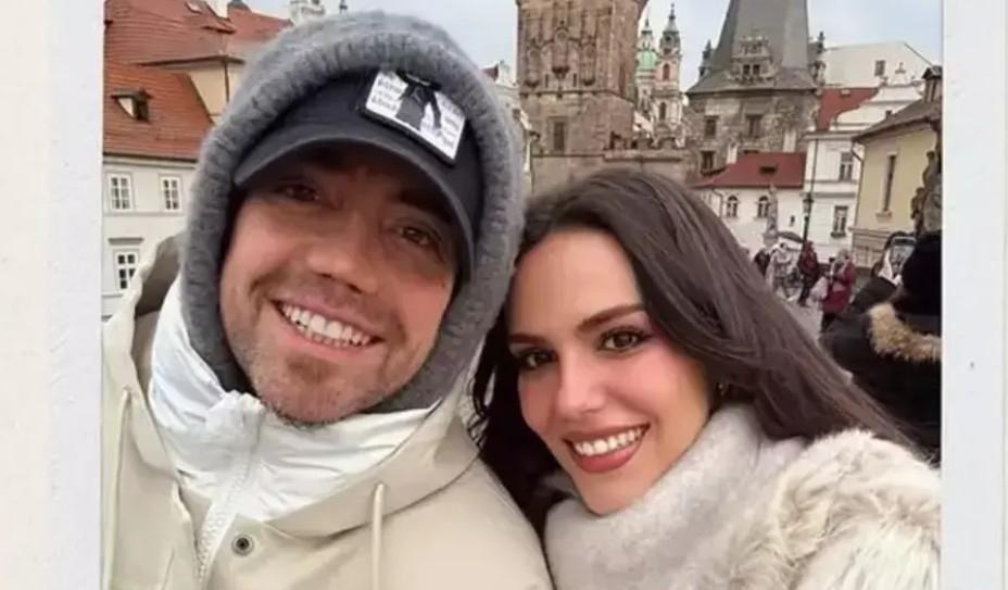 Yunanistanda aşk tazelediler Murat Dalkılıç ve Özgü Kaya çiftinden romantik tatil Yunanistanda aşk tazelediler Murat Dalkılıç ve Özgü Kaya çiftinden romantik tatil