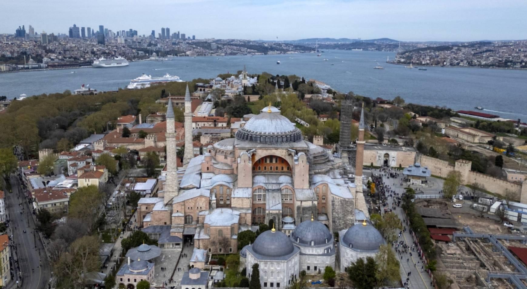 Avrupada yeni sistem sonrası turistler rota değiştirdi İşte en iyi tatil yerleri: Listede Türkiye de var Avrupada yeni sistem sonrası turistler rota değiştirdi İşte en iyi tatil yerleri: Listede Türkiye de var