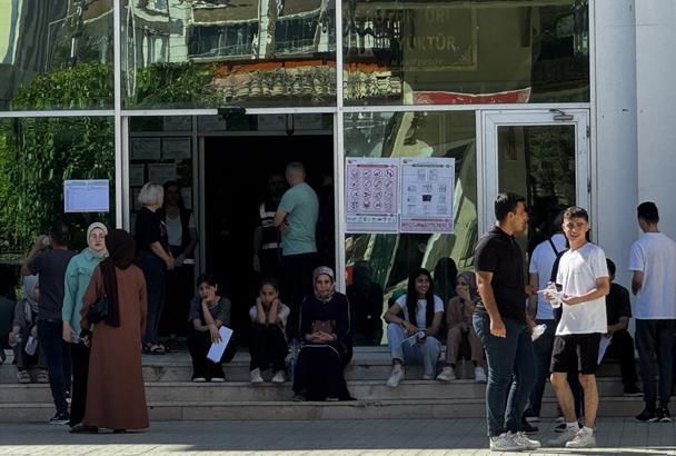 Üniversite yolunda kritik gün AYT heyecanı başladı