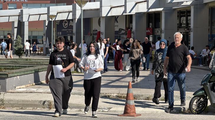 Üniversite yolunda kritik gün AYT heyecanı başladı