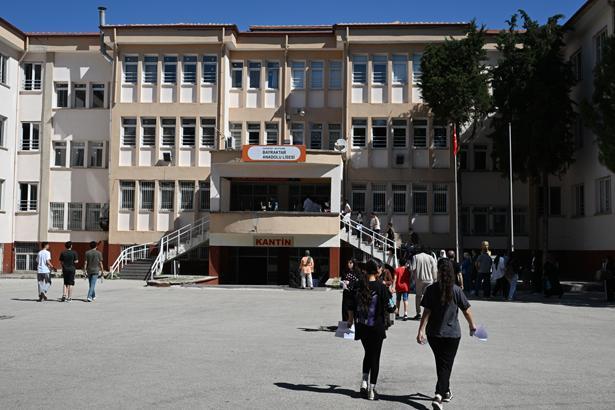 Üniversite yolunda kritik gün AYT heyecanı başladı