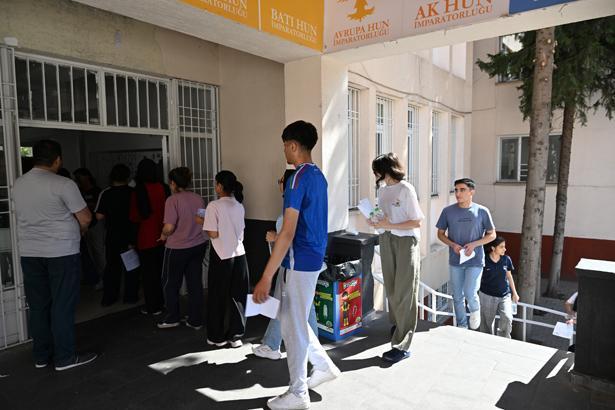 Üniversite yolunda kritik gün AYT heyecanı başladı