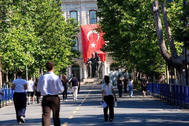 Üniversite yolunda kritik gün AYT heyecanı başladı