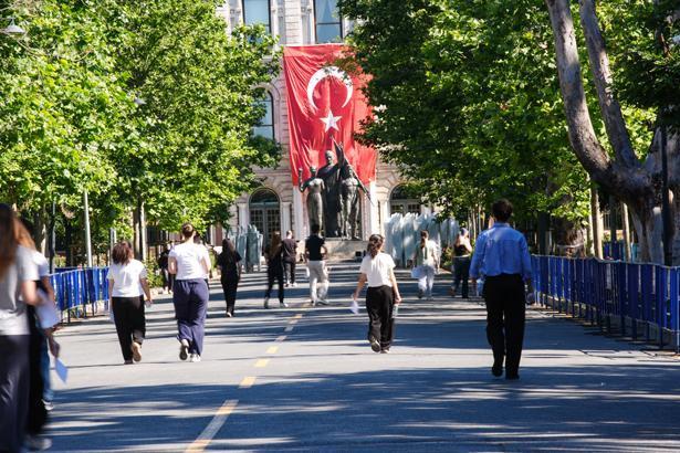 Üniversite yolunda kritik gün AYT heyecanı başladı
