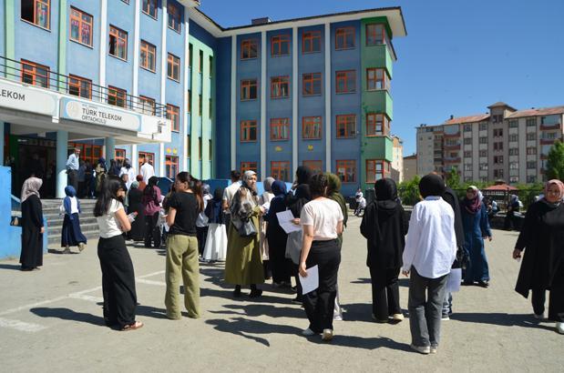 Üniversite yolunda kritik gün AYT heyecanı başladı