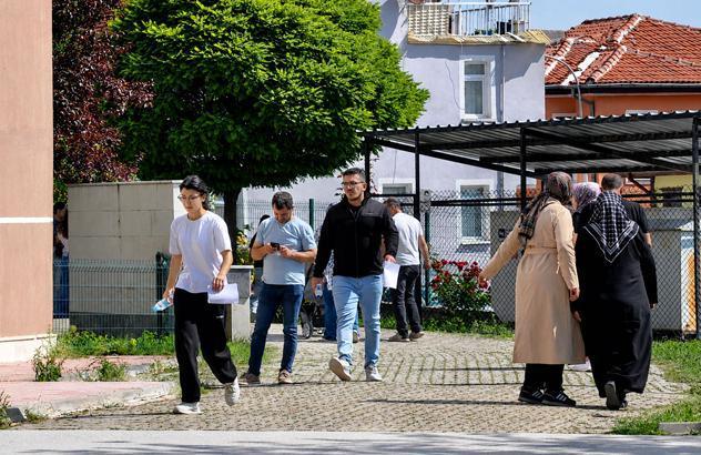 Üniversite yolunda kritik gün AYT heyecanı başladı