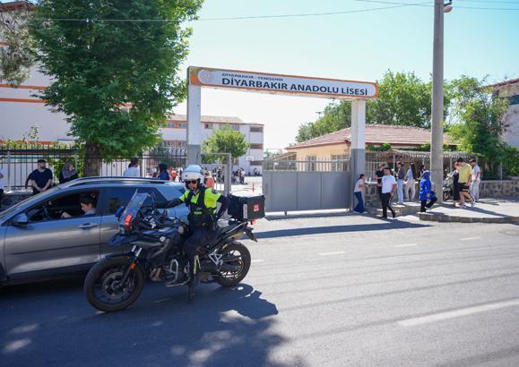 Üniversite yolunda kritik gün AYT heyecanı başladı