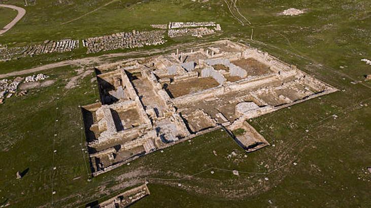 Bir şehrin üç farklı ismi olabilir mi