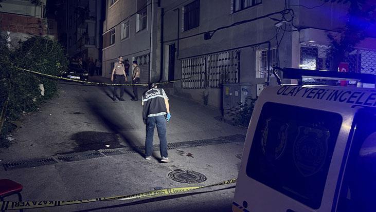 Kahve masasında başlayan tartışma sokağa taştı! Silahı çekip dehşet saçtı: 2 yaralı
