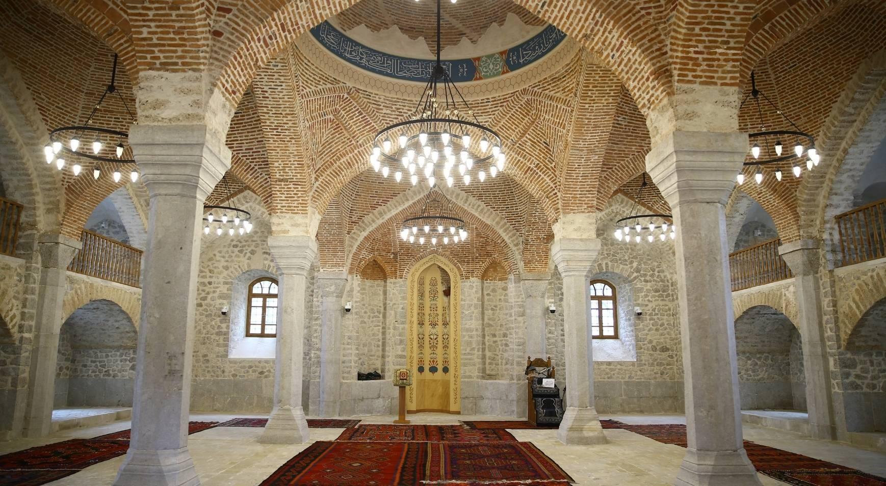 Ermenistan işgalinde ağır tahribata uğramıştı Yeniden ayağa kaldırılıyor