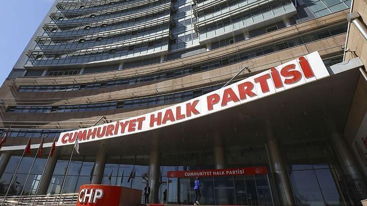 CHP'de Antalya ve Kayseri il başkanları görevden alındı
