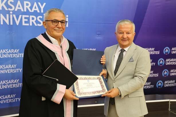 Yarım kalan hayal 59 yaşında gerçeğe dönüştü Torunuyla birlikte üniversite okudu