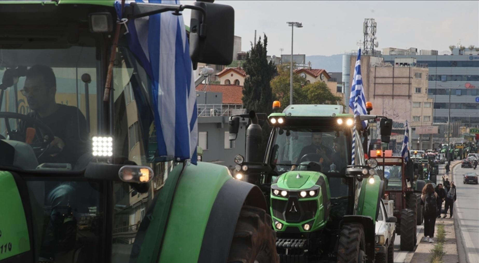 Yunanistan'da çiftçilerden protesto! 'Ödenmeyen destekler'