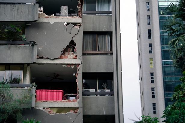 Venezuelada 39 saniye arayla iki büyük deprem Bölgeden korkunç görüntüler geliyor