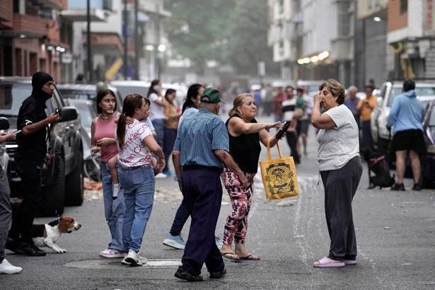Venezuelada 39 saniye arayla iki büyük deprem Bölgeden korkunç görüntüler geliyor