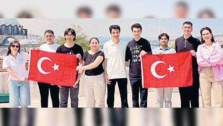 CERN'de dünya birincisi oldular