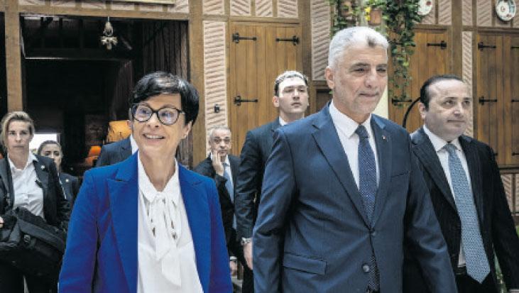 Bolat, Kos ile vize görüştü