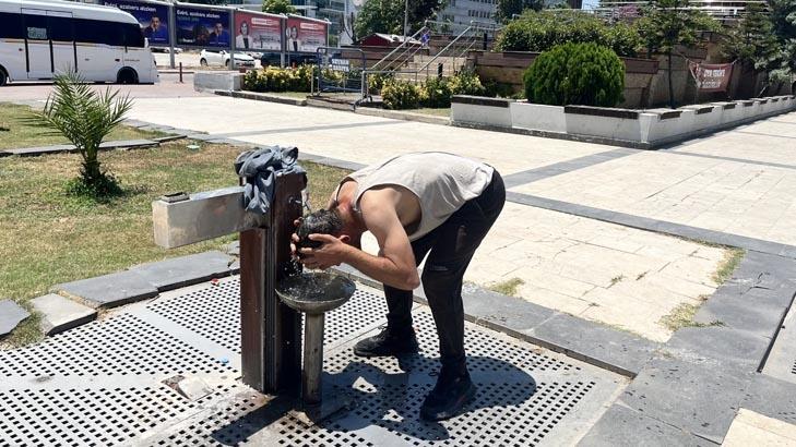Kentte sokağa çıkan ne yapacağını şaşırdı: Burası cehennem