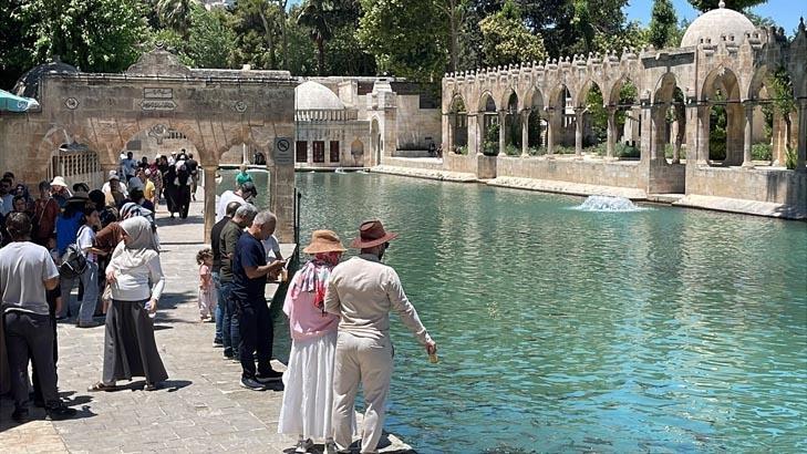 Kentte sokağa çıkan ne yapacağını şaşırdı: Burası cehennem