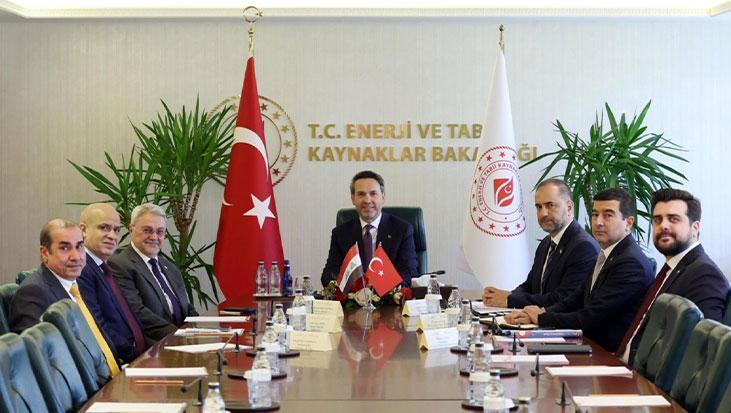 Bakan Bayraktar, Iraklı bakan yardımcılarıyla bir araya geldi