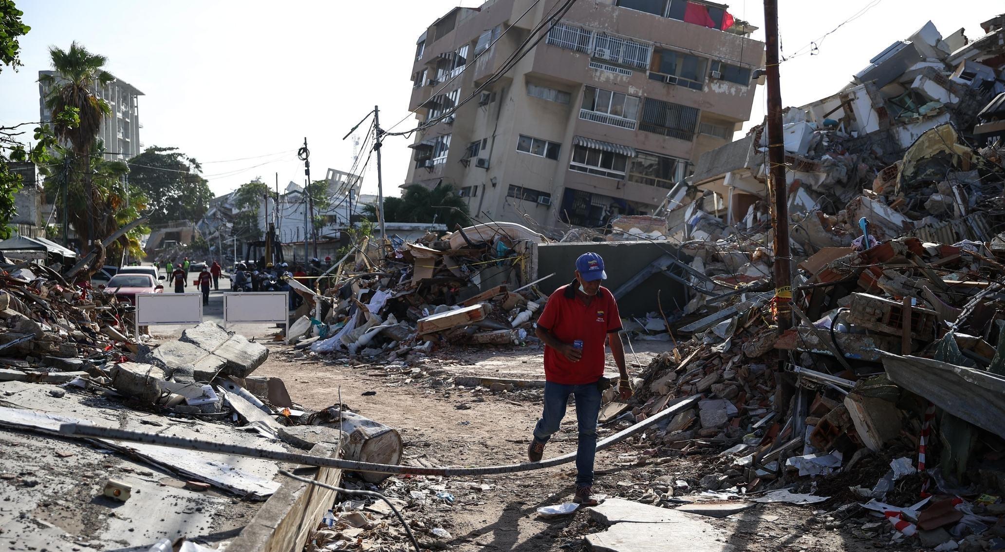 Bir zamanlar tatilcilerin gözdesiydi Geriye enkaz yığını kaldı... Venezuelada ölü sayısı 2 bini geçti