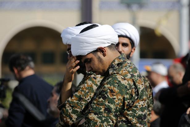 ABD-İsrail saldırısında hayatını kaybeden İranın eski dini lideri Hamaneye veda Sıcak görüntüler