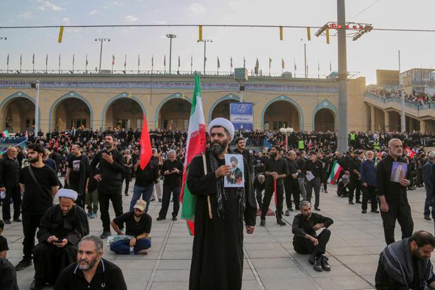 ABD-İsrail saldırısında hayatını kaybeden İranın eski dini lideri Hamaneye veda Sıcak görüntüler
