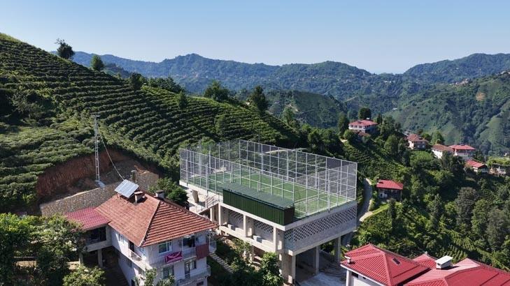 Rize zekası yine devrede Halı saha için düz alan bulamayınca yaratıcılık konuştu: Süperin süperi oldu