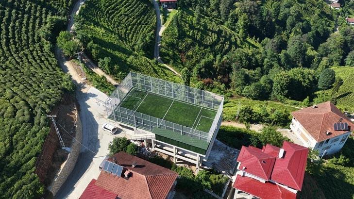 Rize zekası yine devrede Halı saha için düz alan bulamayınca yaratıcılık konuştu: Süperin süperi oldu
